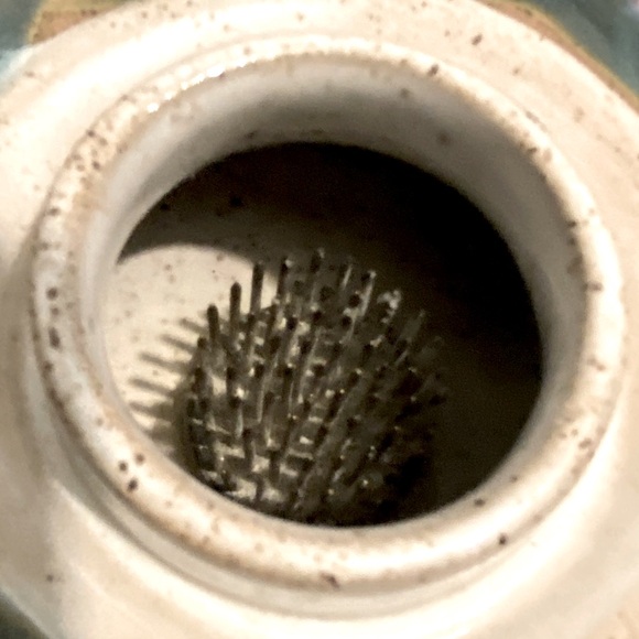 Artisan Hand-Painted Water Iris Ceramic Flower Frog Vase Artist Signed - Picture 5 of 6